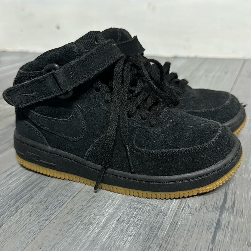 Boys Nike shoe size 11